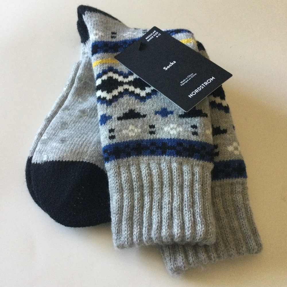 NORDSTROM MENS SOCKS WITH GRIPPER SOLES GRAY BLUE YELLOW FAIR ISLE PRINT NWT